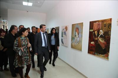 Rektörümüz Prof. Dr. Alkış, resim sergisini gezdi
